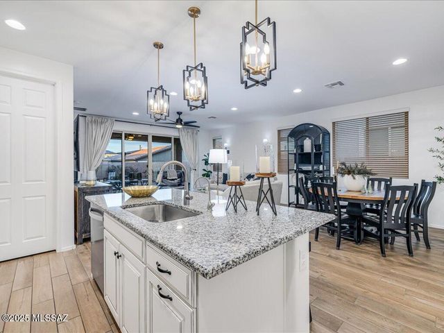 11913 E Ryscott Circle, Vail, AZ 85641