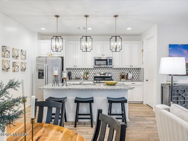 11913 E Ryscott Circle, Vail, AZ 85641