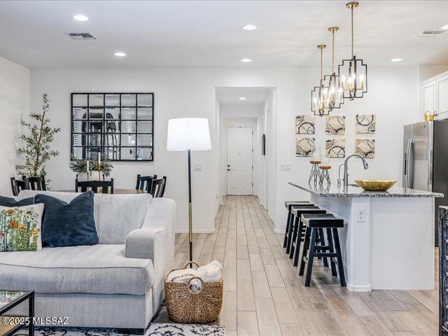 11913 E Ryscott Circle, Vail, AZ 85641