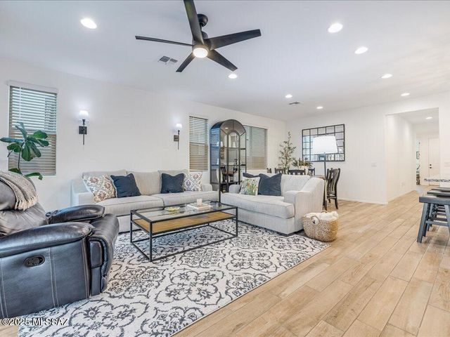 11913 E Ryscott Circle, Vail, AZ 85641