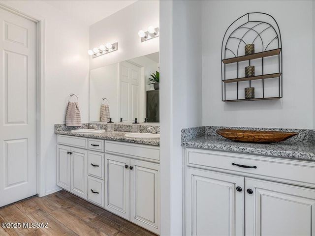 11913 E Ryscott Circle, Vail, AZ 85641