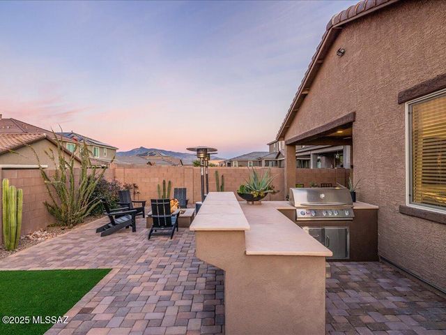 11913 E Ryscott Circle, Vail, AZ 85641