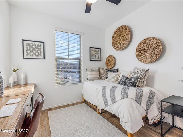 11913 E Ryscott Circle, Vail, AZ 85641