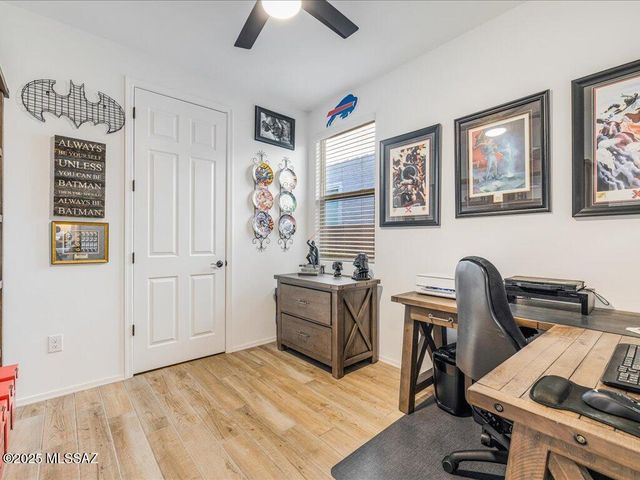 11913 E Ryscott Circle, Vail, AZ 85641