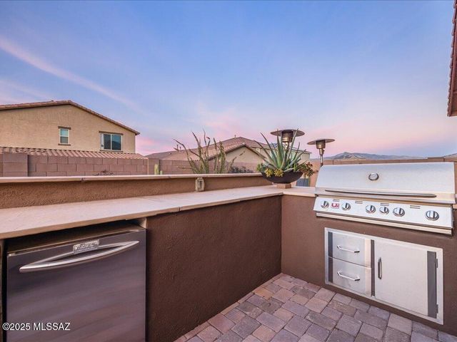 11913 E Ryscott Circle, Vail, AZ 85641