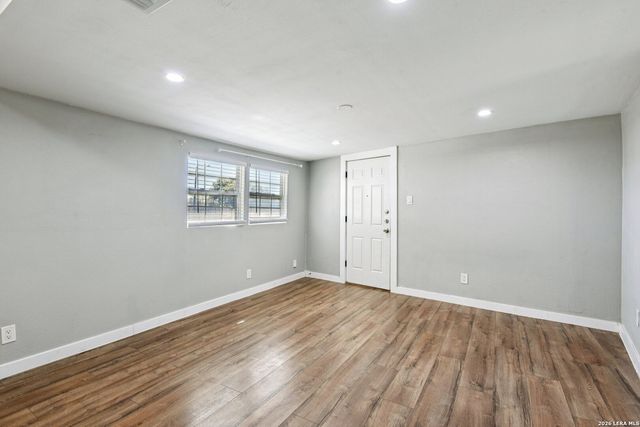 1080 Ivy, Terrell Hills, TX 78209