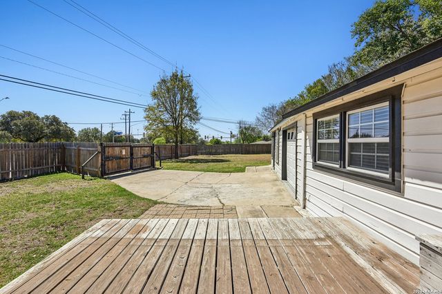 1080 Ivy, Terrell Hills, TX 78209