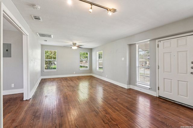 1080 Ivy, Terrell Hills, TX 78209