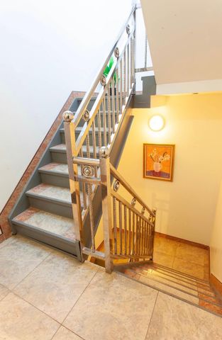 5310 90th St Apt 4A, New York City, NY 11373