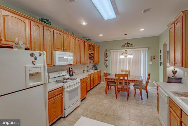 12 SAINT ANDREWS CT, Westampton, NJ 08060