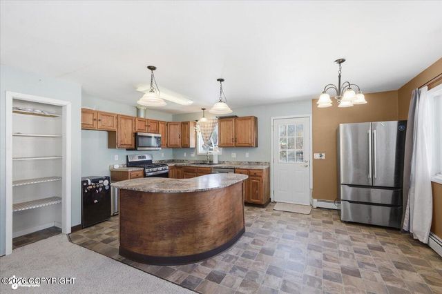 5650 W Crestview Avenue, Wasilla, AK 99623