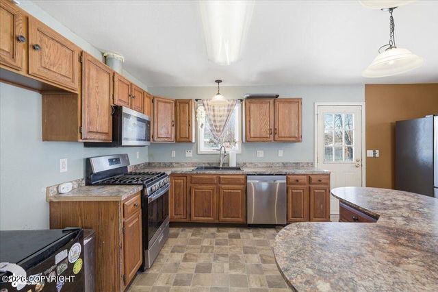 5650 W Crestview Avenue, Wasilla, AK 99623