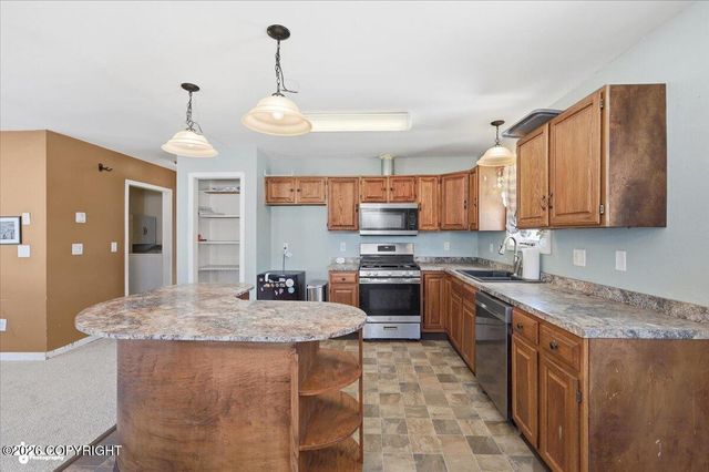 5650 W Crestview Avenue, Wasilla, AK 99623