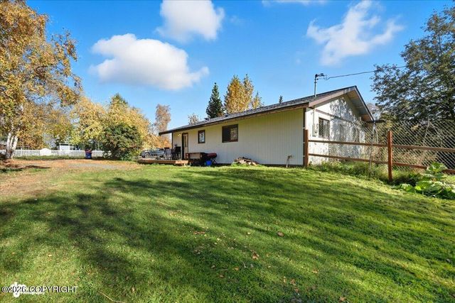 5650 W Crestview Avenue, Wasilla, AK 99623