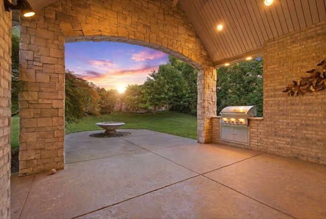 3309 E Sommerset Road, Springfield, MO 65804