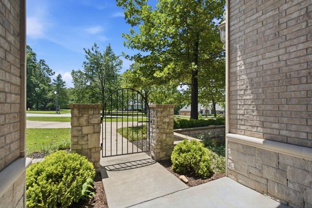 3309 E Sommerset Road, Springfield, MO 65804