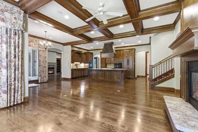 3309 E Sommerset Road, Springfield, MO 65804