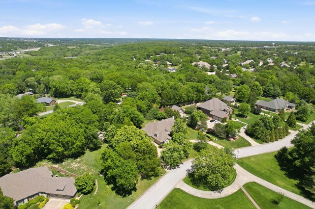 3309 E Sommerset Road, Springfield, MO 65804