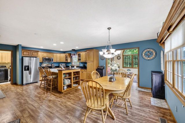 3212 Rockport Park Drive, Janesville, WI 53548
