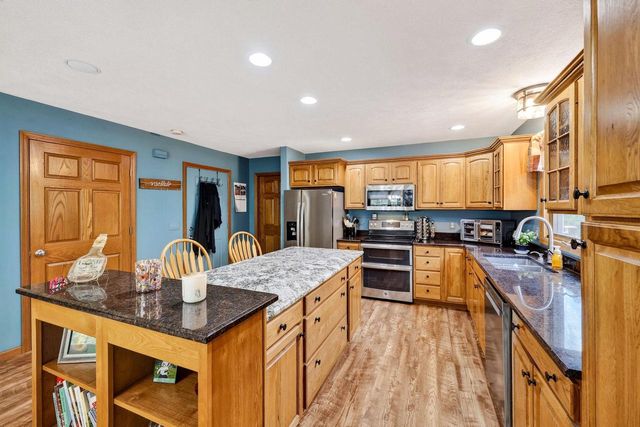 3212 Rockport Park Drive, Janesville, WI 53548