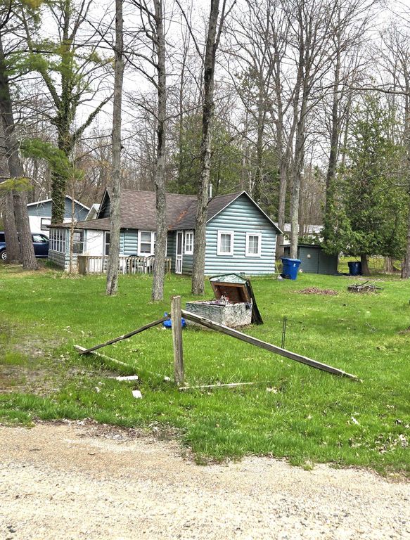 1264 Happy Road, Beaverton, MI 48612