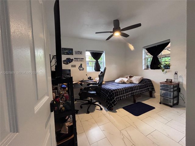 3240 SW 66th Ter, Miramar, FL 33023