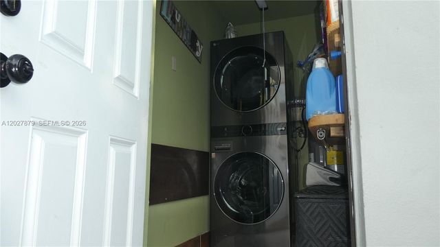 3240 SW 66th Ter, Miramar, FL 33023