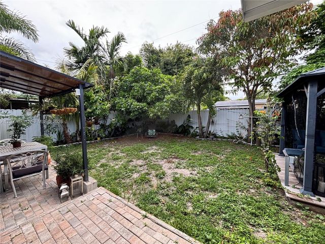 3240 SW 66th Ter, Miramar, FL 33023