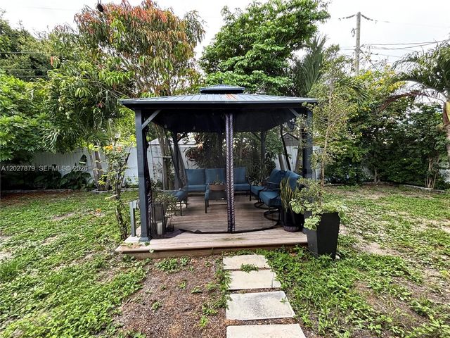 3240 SW 66th Ter, Miramar, FL 33023