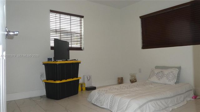 3240 SW 66th Ter, Miramar, FL 33023