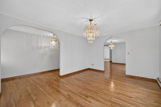 31 Oregon St, Fall River, MA 02720