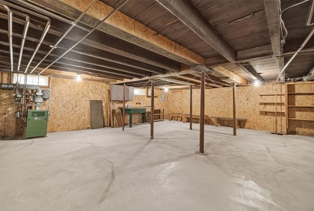 31 Oregon St, Fall River, MA 02720