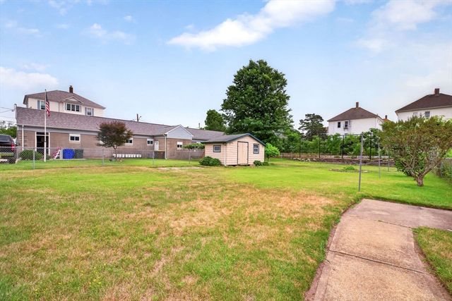 31 Oregon St, Fall River, MA 02720
