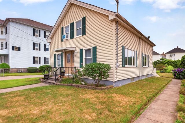 31 Oregon St, Fall River, MA 02720