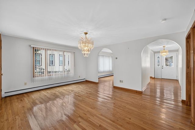 31 Oregon St, Fall River, MA 02720