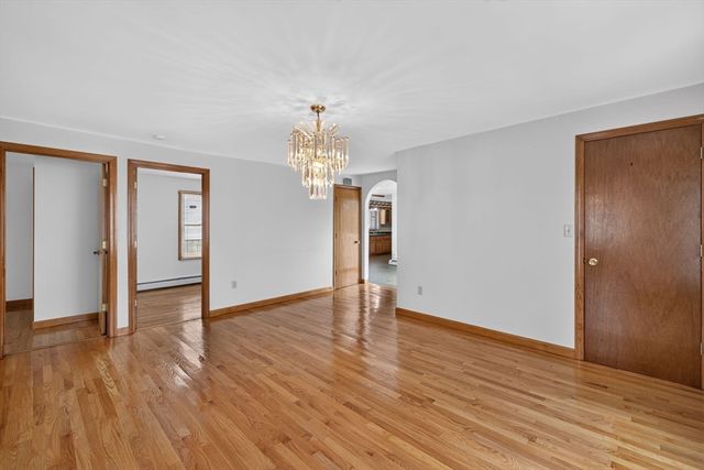 31 Oregon St, Fall River, MA 02720