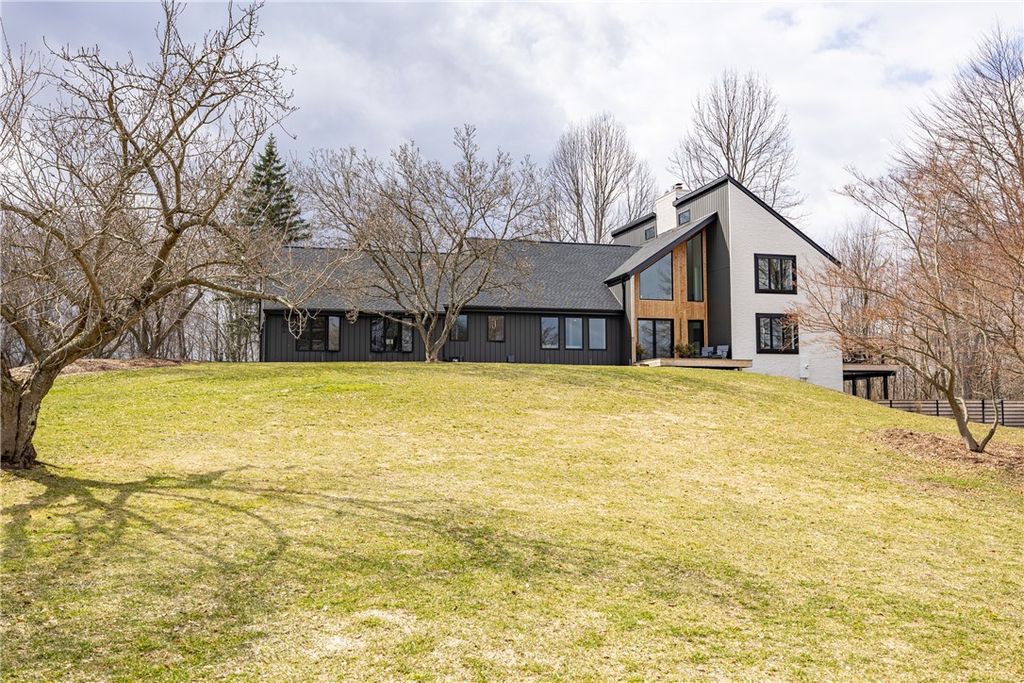 1012 Rabbit Ear Pass, Victor, NY 14564