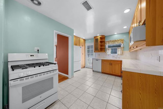 5452 Forbes Avenue, San Diego, CA 92120