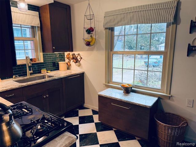 14216 Warwick Street, Detroit, MI 48223