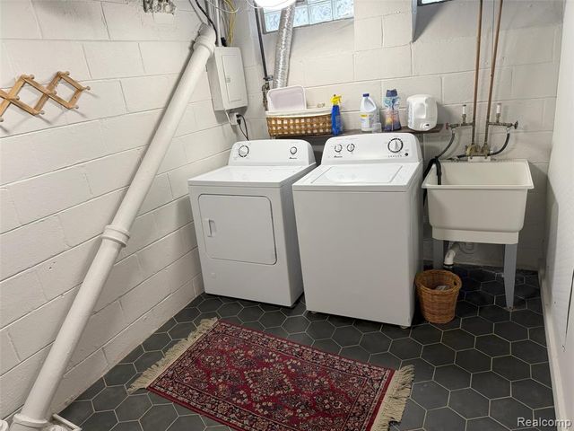 14216 Warwick Street, Detroit, MI 48223