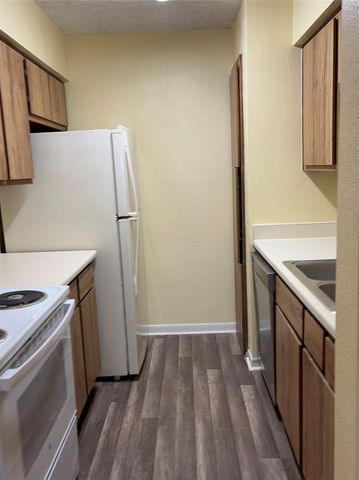 3919 Fairmont Pkwy Parkway 200, Pasadena, TX 77504