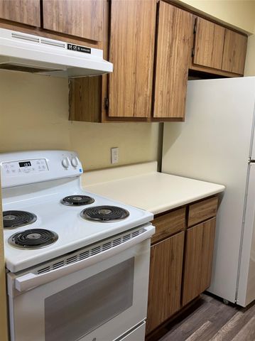 3919 Fairmont Pkwy Parkway 200, Pasadena, TX 77504