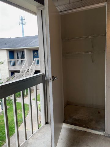 3919 Fairmont Pkwy Parkway 200, Pasadena, TX 77504