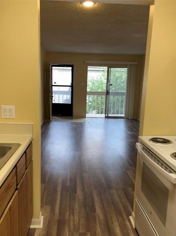 3919 Fairmont Pkwy Parkway 200, Pasadena, TX 77504