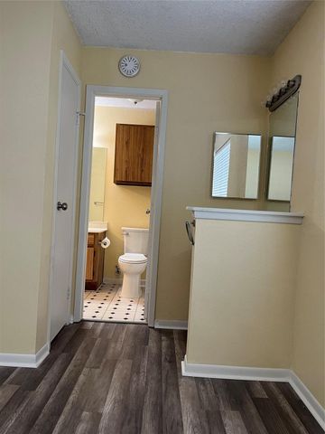 3919 Fairmont Pkwy Parkway 200, Pasadena, TX 77504