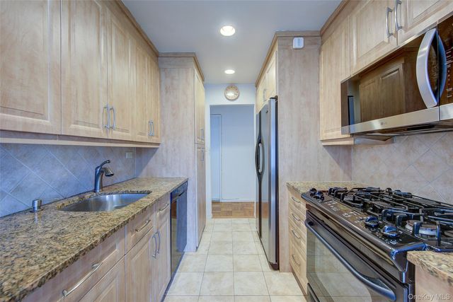 211-65 23rd Avenue 1K, Bayside, NY 11360
