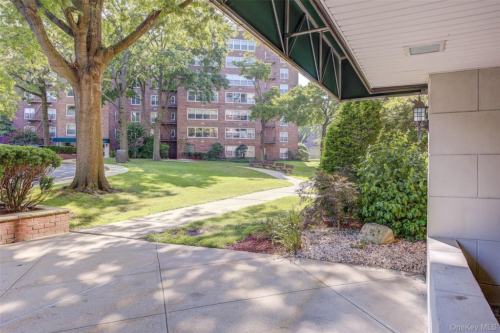 211-65 23rd Avenue 1K, Bayside, NY 11360 — photo 2
