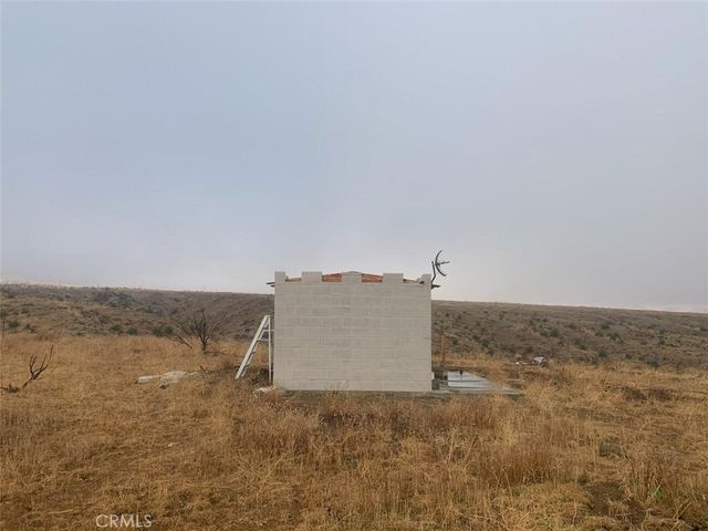 160 Ste Fort Tejon, Littlerock, CA 93543