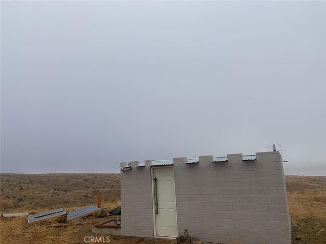 160 Ste Fort Tejon, Littlerock, CA 93543