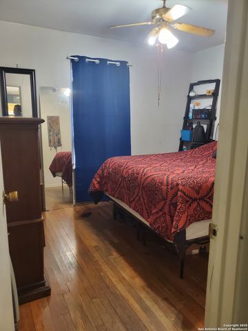 3702 W Poplar, San Antonio, TX 78228